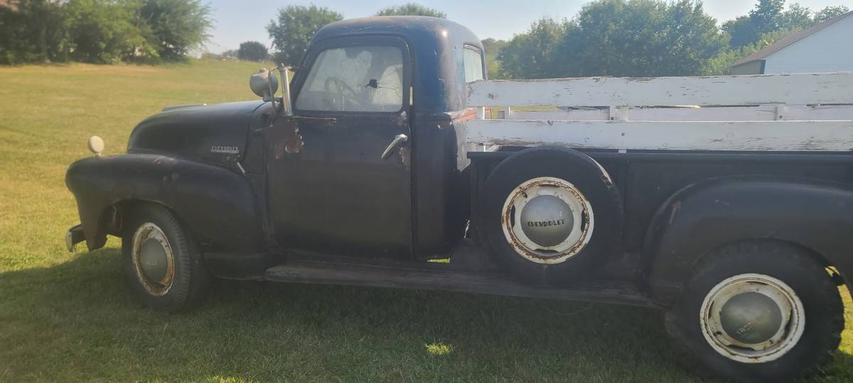 Chevy-lwb-3800-pickup-1947-black-2