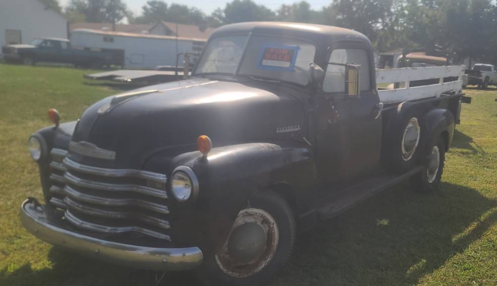 Chevy-lwb-3800-pickup-1947-black
