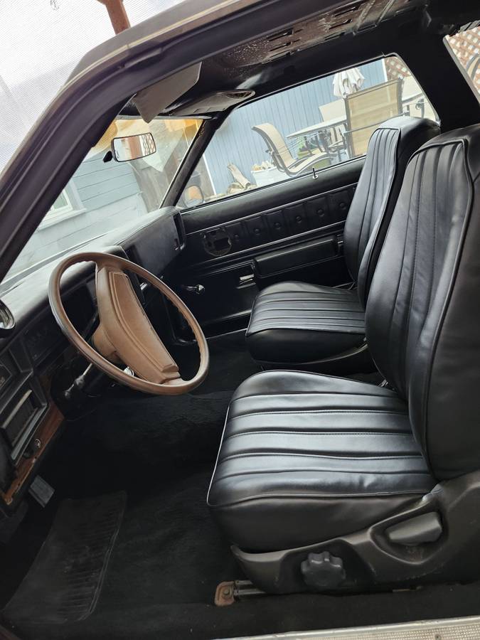 Chevy-malibu-1975-black-1