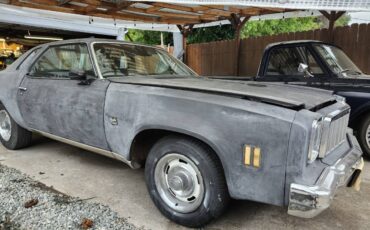 Chevy-malibu-1975-black-10