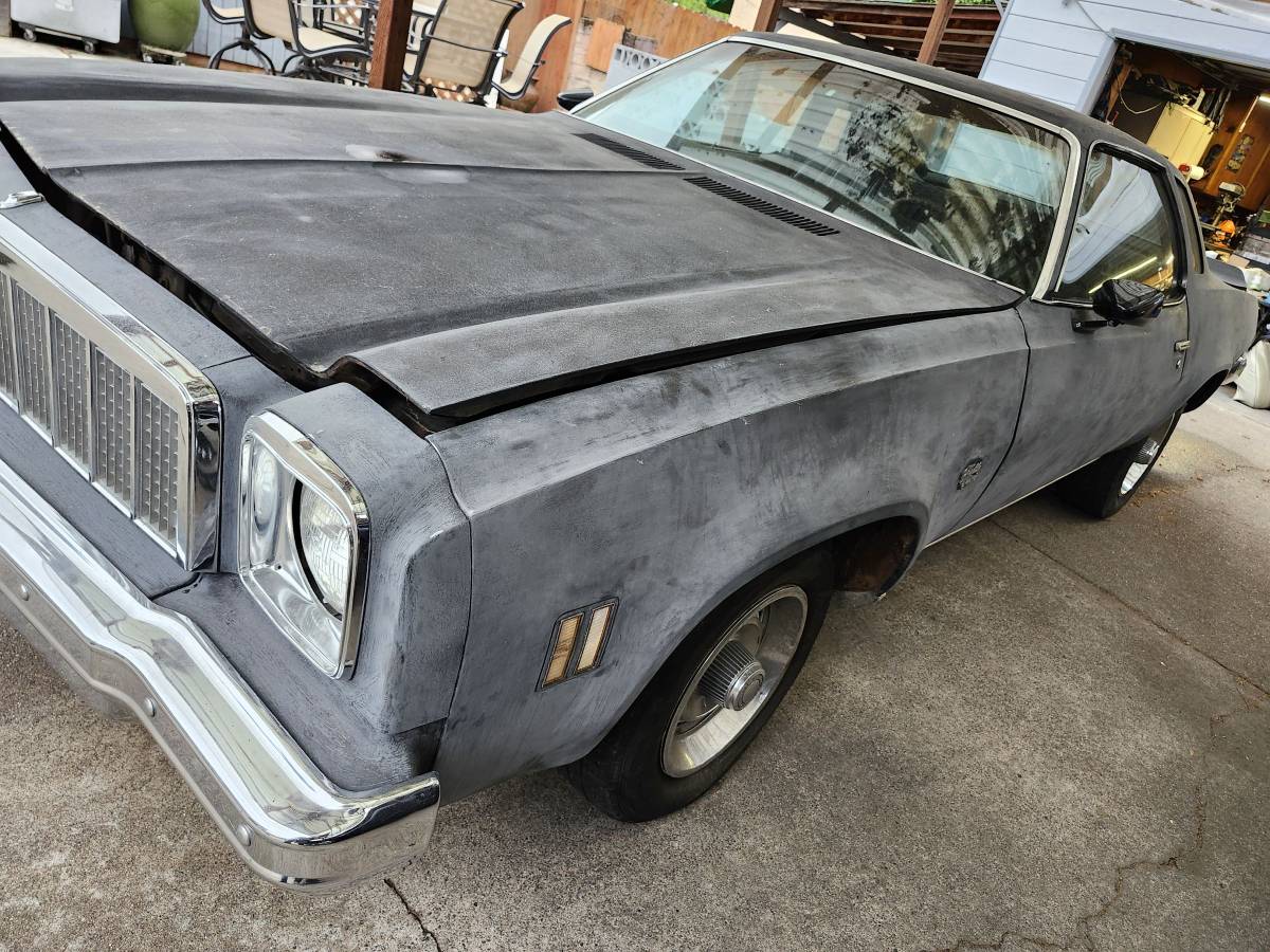 Chevy-malibu-1975-black-13