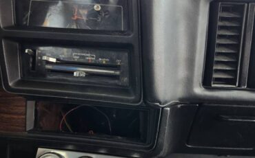 Chevy-malibu-1975-black-14