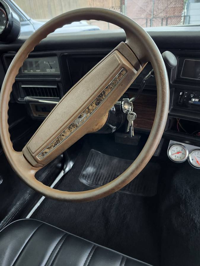 Chevy-malibu-1975-black-4