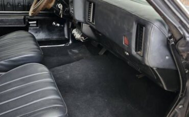Chevy-malibu-1975-black-8