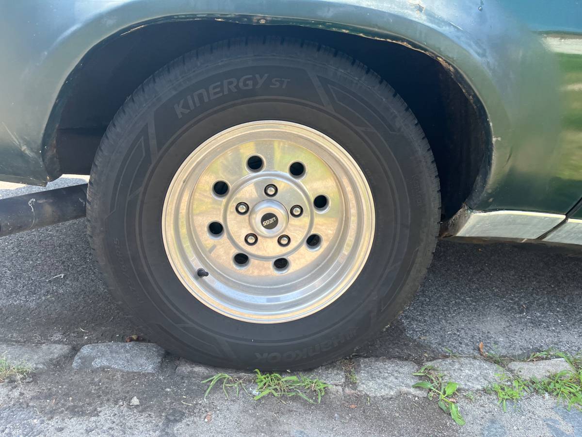 Chevy-malibu-1975-green-1