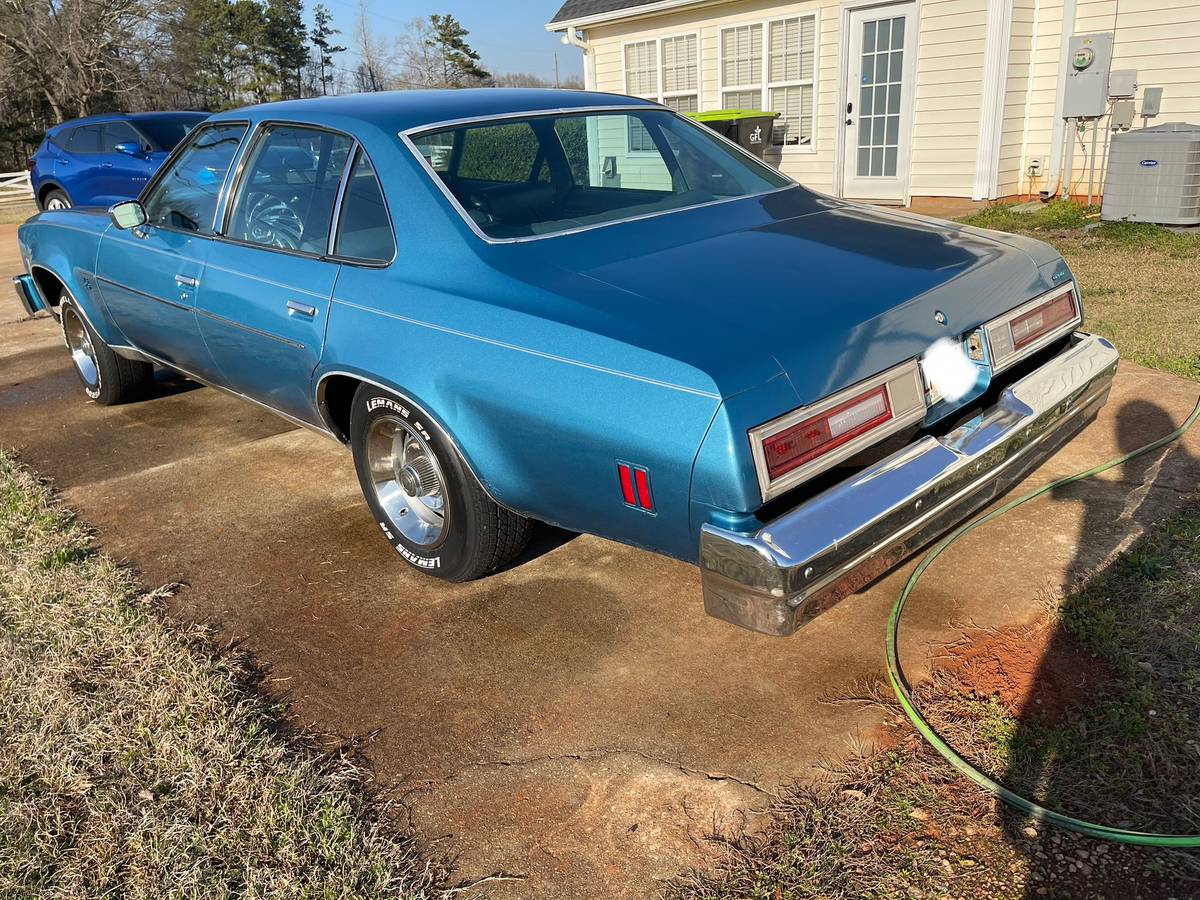 Chevy-malibu-1976-blue-7