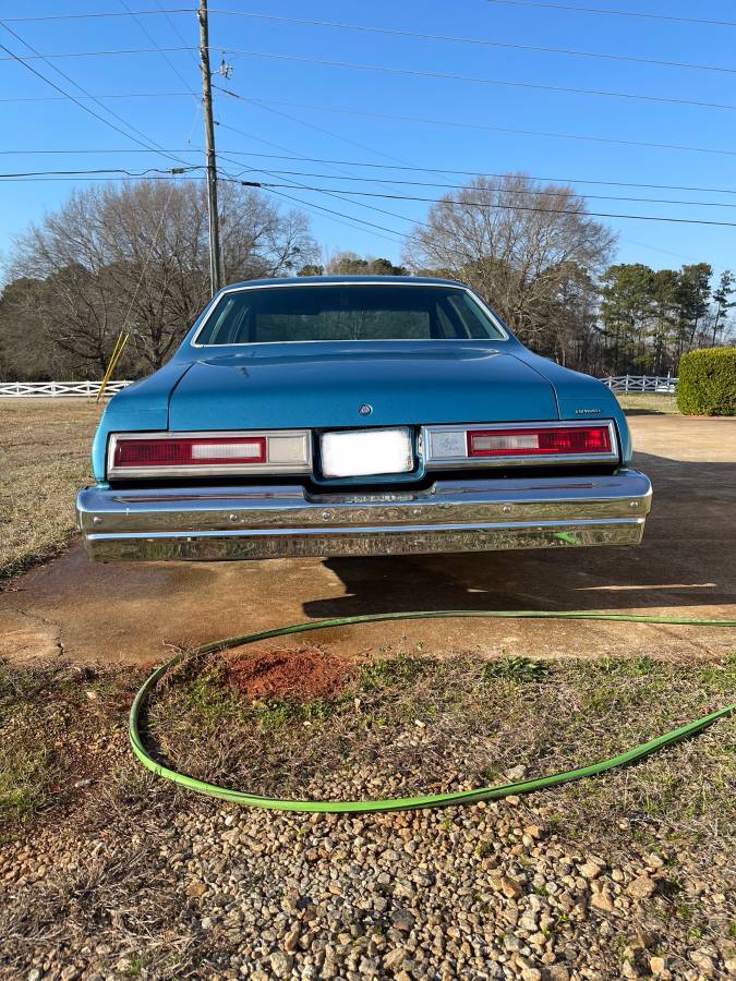 Chevy-malibu-1976-blue-8