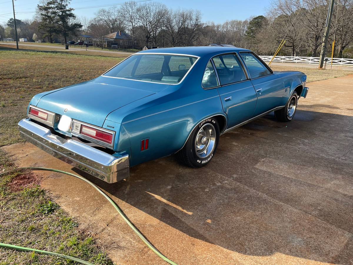 Chevy-malibu-1976-blue-9