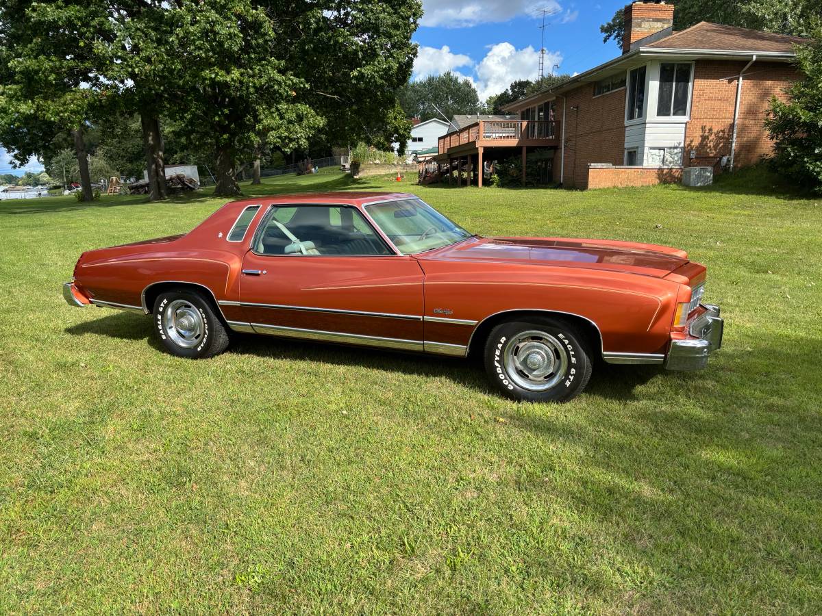 Chevy-monte-carlo-1975-custom-22