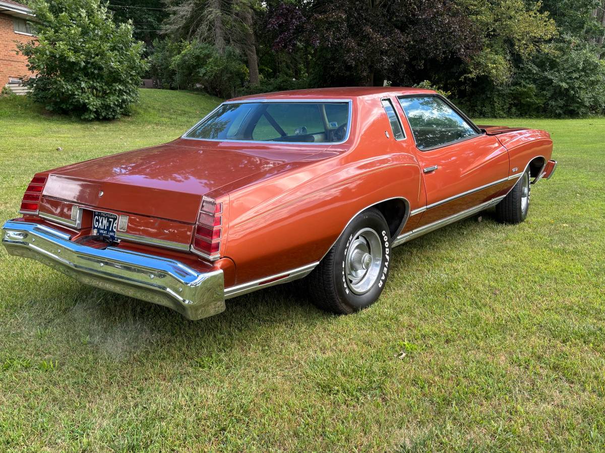 Chevy-monte-carlo-1975-custom-8