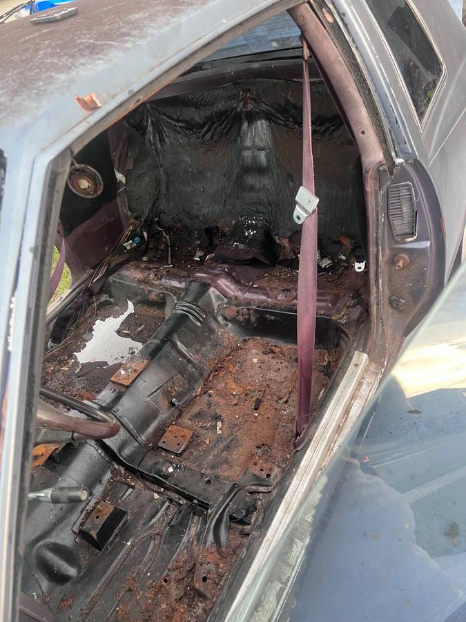 Chevy-monte-carlo-1985-11