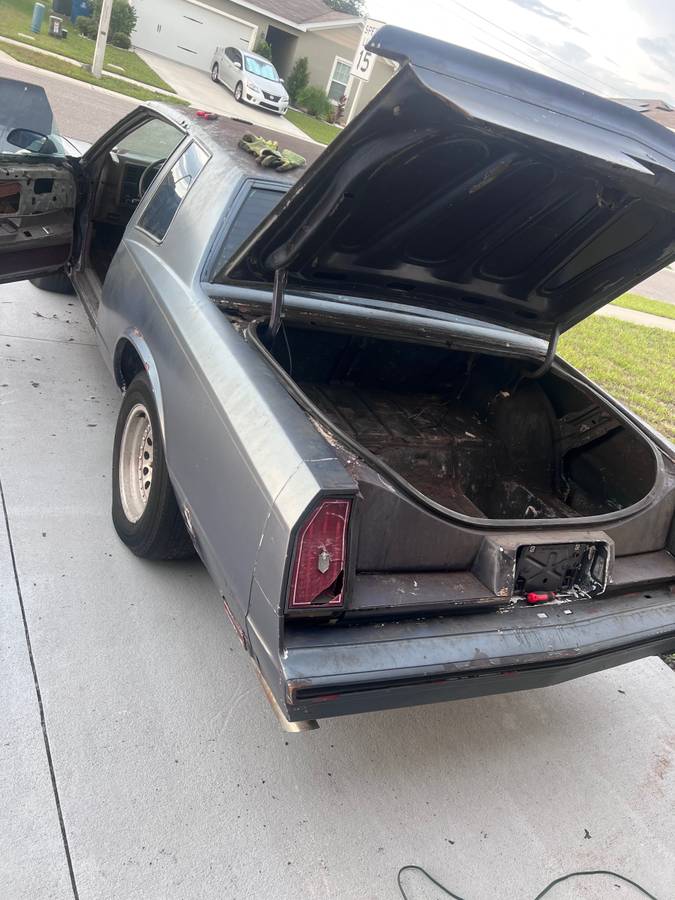 Chevy-monte-carlo-1985-14