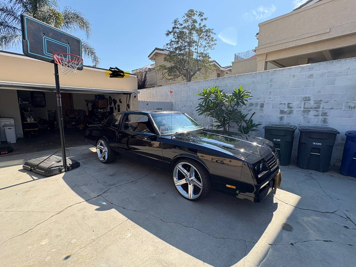 Chevy-monte-carlo-ss-1987-black-3