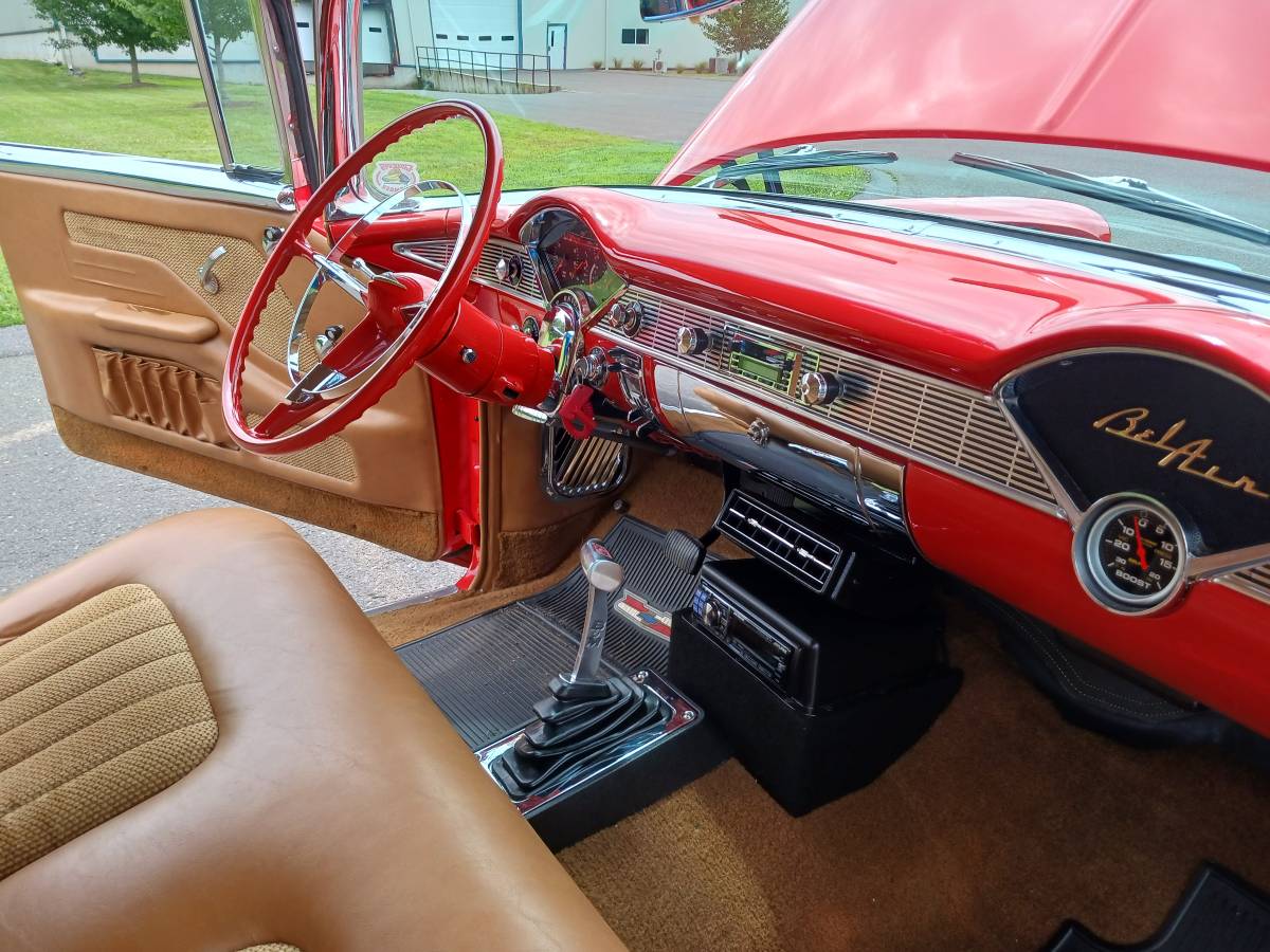 Chevy-nomad-1956-red-10