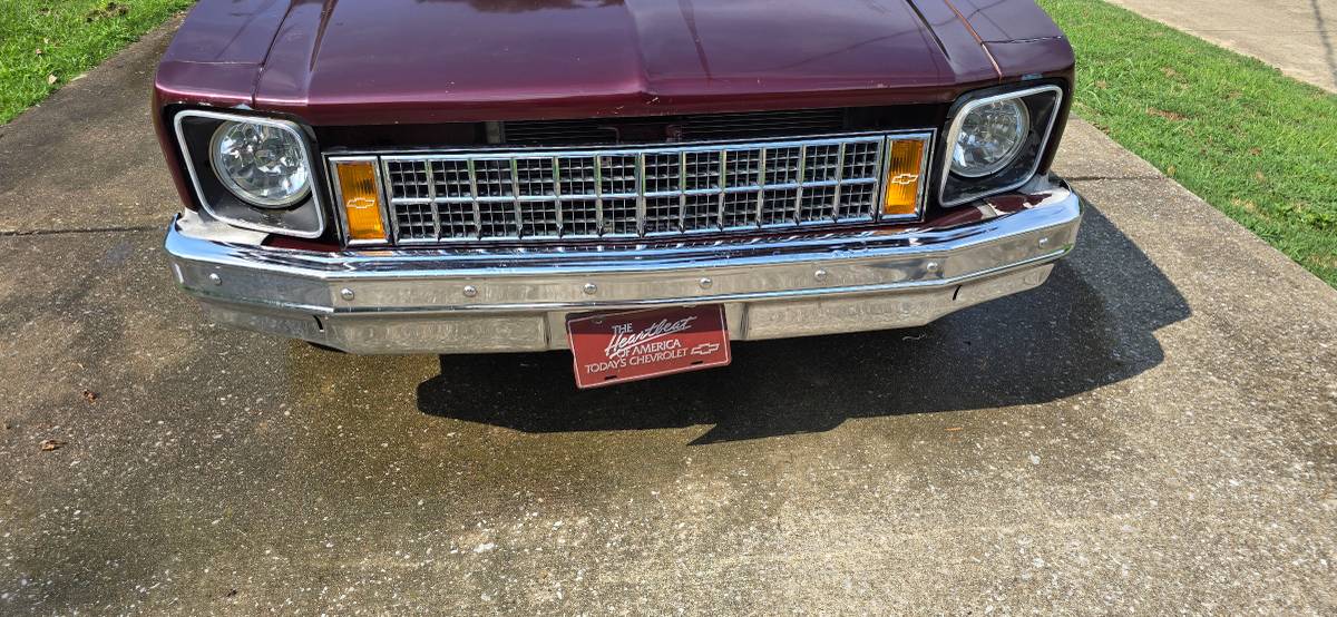 Chevy-nova-1977-custom-2