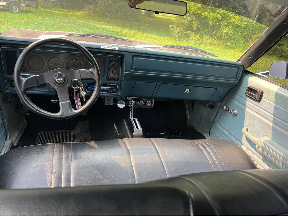 Chevy-nova-1977-custom-5
