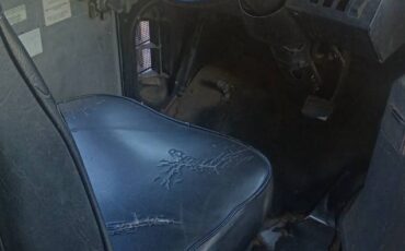 Chevy-p30-1995-white-3