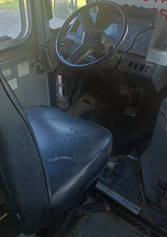 Chevy-p30-1995-white-3