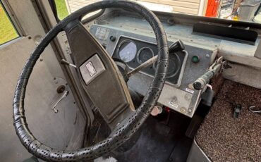 Chevy-p30-step-van-1980-11