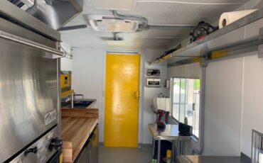 Chevy-p30-step-van-diesel-1995-custom-2