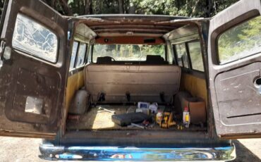 Chevy-panel-truck-suburban-c10-1966-2