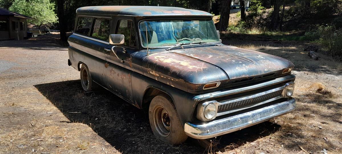 Chevy-panel-truck-suburban-c10-1966