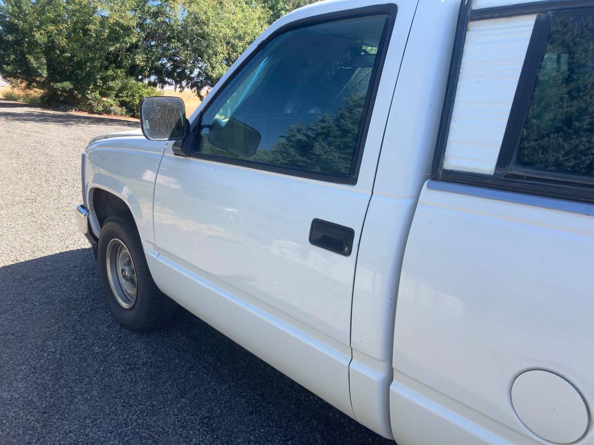 Chevy-pickup-1994-white-3