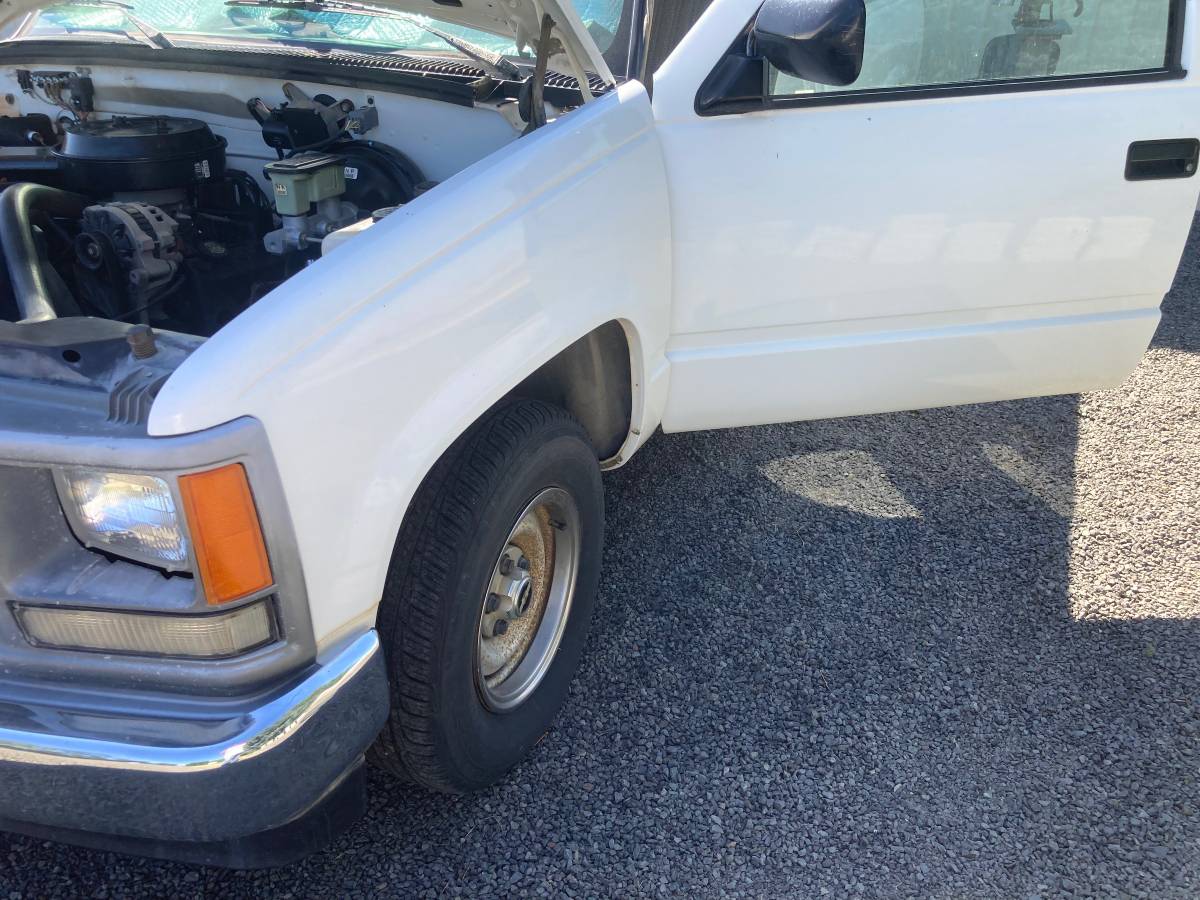 Chevy-pickup-1994-white