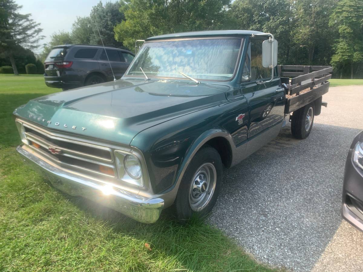 Chevy-pickup-30-full-ton-8lug-1967-green-10