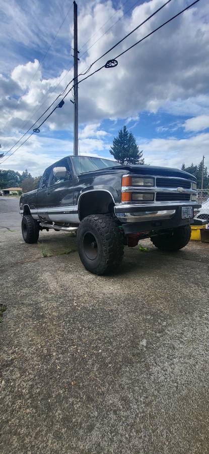 Chevy-pickup-truck-1991-black-3