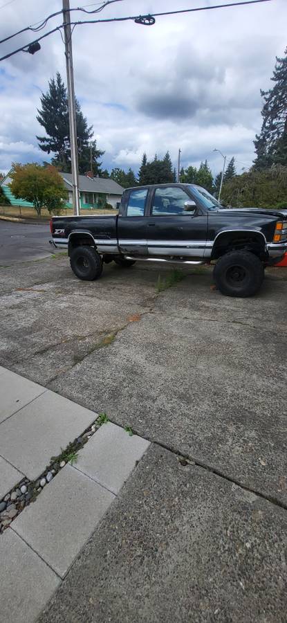 Chevy-pickup-truck-1991-black
