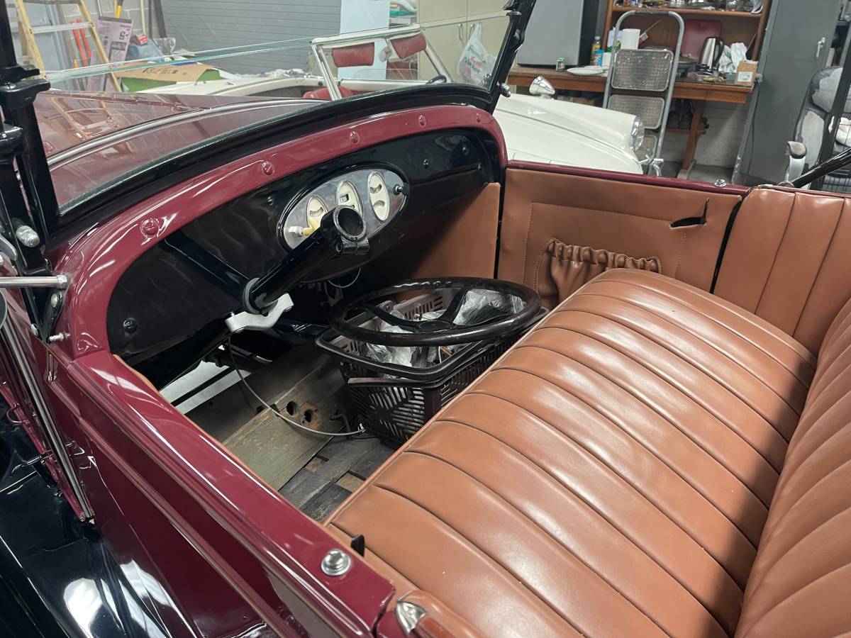Chevy-roadster-1928-red-14