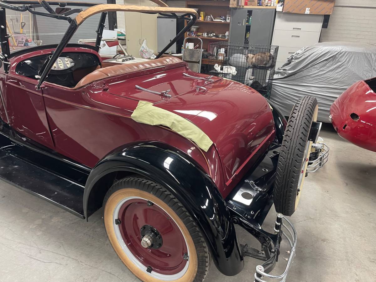 Chevy-roadster-1928-red-16