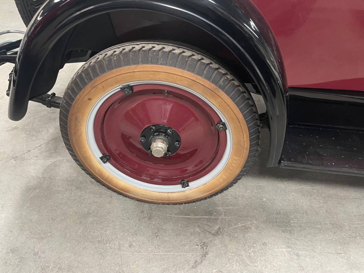 Chevy-roadster-1928-red-4