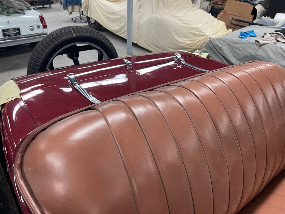 Chevy-roadster-1928-red-5