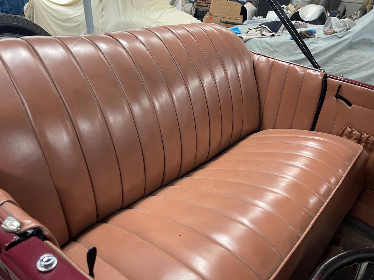 Chevy-roadster-1928-red-6