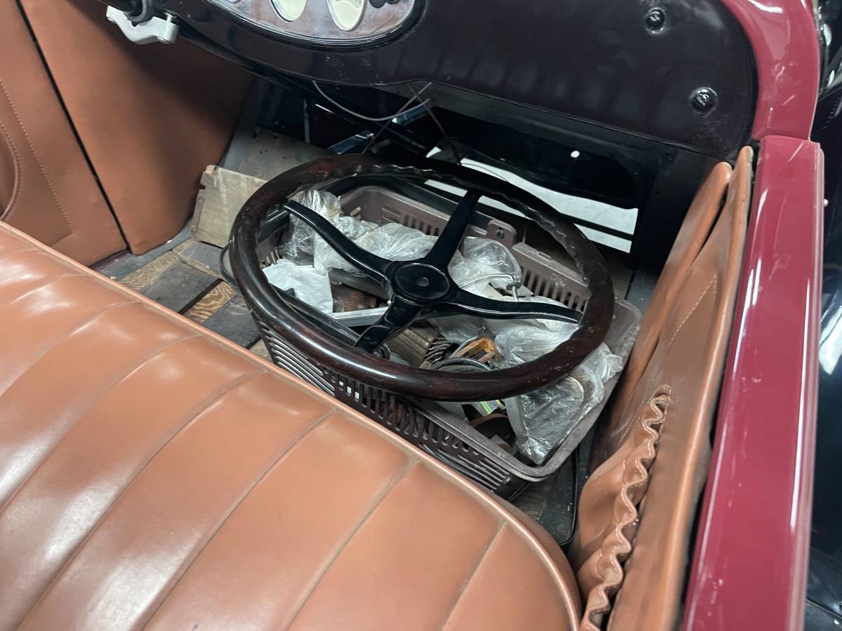 Chevy-roadster-1928-red-7