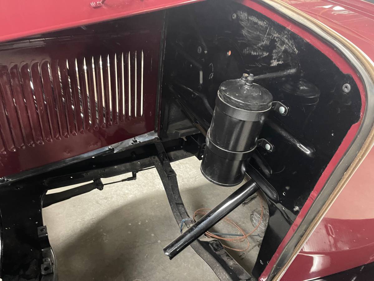 Chevy-roadster-1928-red-8