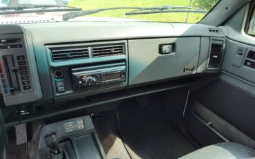 Chevy-s-10-blazer-1994-white-2