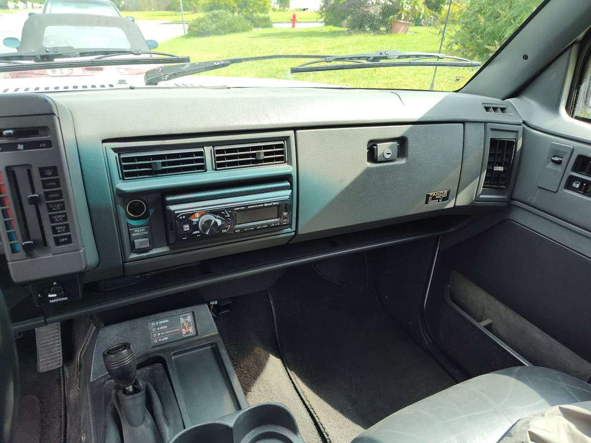 Chevy-s-10-blazer-1994-white-2