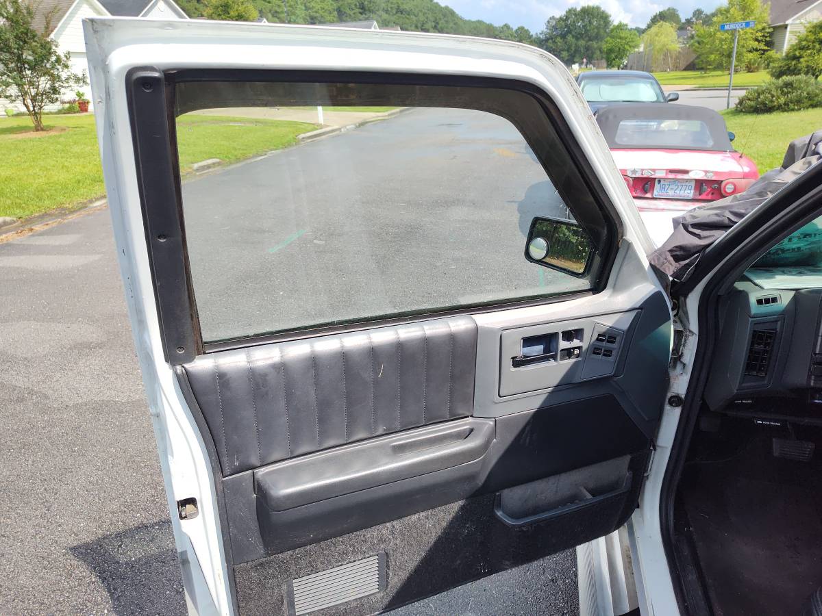 Chevy-s-10-blazer-1994-white-7