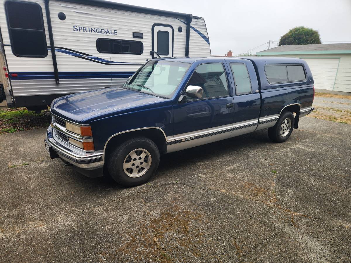 Chevy-s-silverado-1994-blue-1