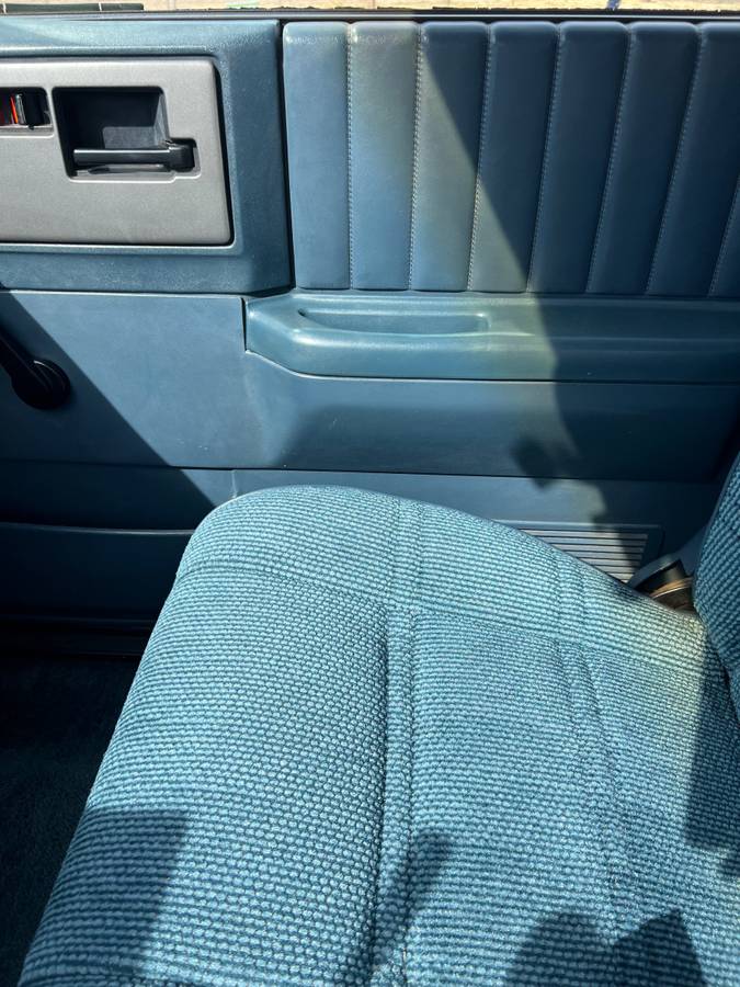Chevy-s10-1991-white-11