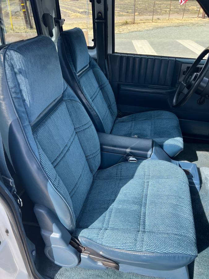 Chevy-s10-1991-white-16