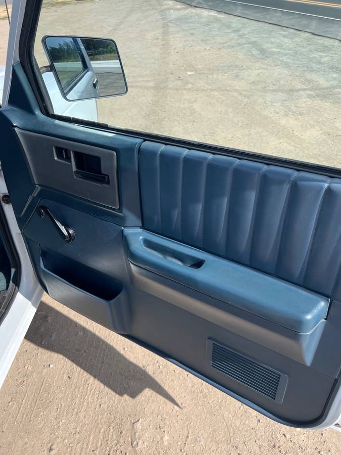 Chevy-s10-1991-white-17