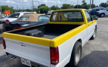 Chevy-s10-pickup-1982-white-2