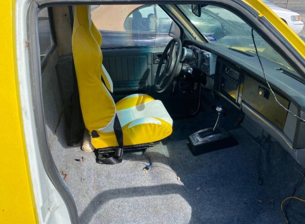 Chevy-s10-pickup-1982-white-4