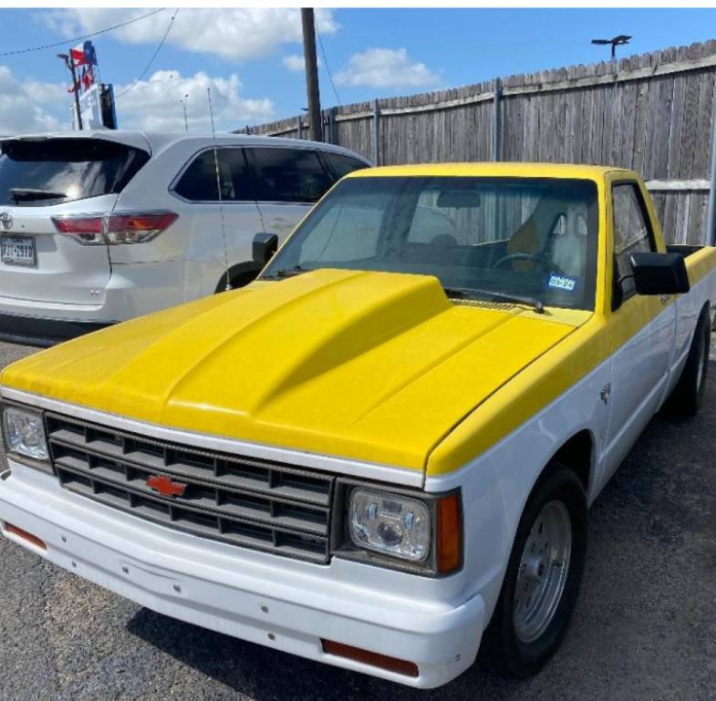 Chevy-s10-pickup-1982-white