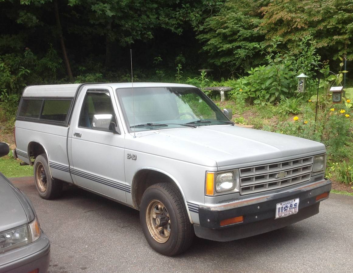 Chevy-s10-pickup-1984-grey
