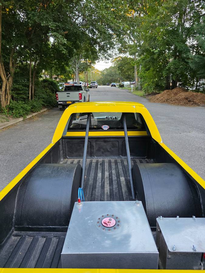Chevy-s10-pickup-1984-yellow-10